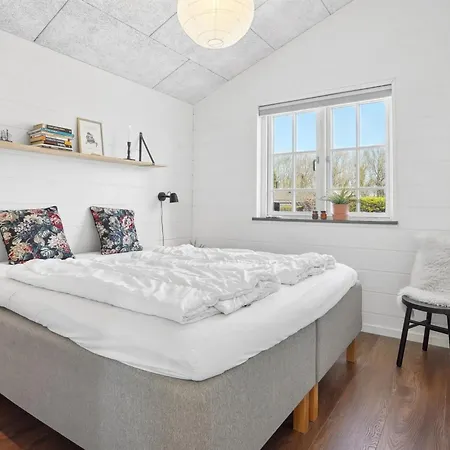 Ovine - 300m From The Sea By Interhome *