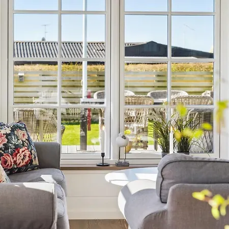 Ovine - 300m From The Sea By Interhome Feriehus
