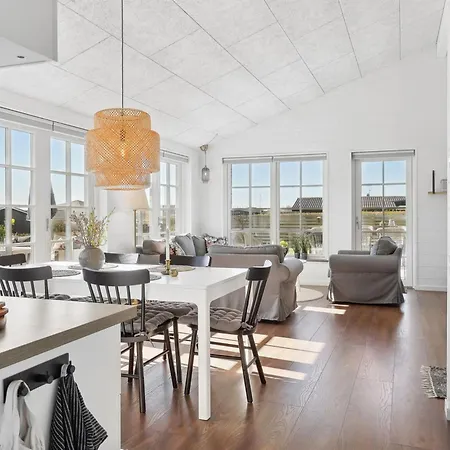 Ovine - 300m From The Sea By Interhome